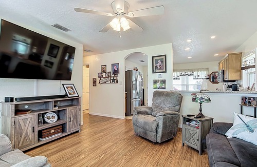 Florida South Atlantic Coast House | 'The Bradley' Cozy 3 BR in charming Frostproof. Pool. Public boat ramp. Quiet.