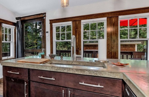 Black Mountain House | The Bygone Bungalow near Black Mountain Golf Course and Lake Tomahawk