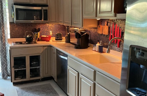 Nokomis Cottage | The Chelsea Cottage, Charming 1 bed 1 bath on privately own bayfront property.