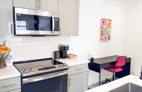 Wilton Manors Apartment | The Chill Pill - Wilton Drive and Jacuzzi