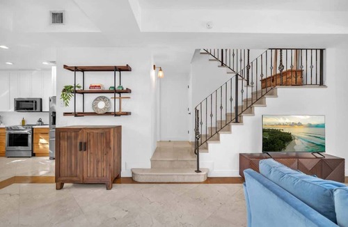Coconut Grove House | The Coconut Grove Escape | Designer 3BR Home
