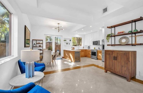 Coconut Grove House | The Coconut Grove Escape | Designer 3BR Home