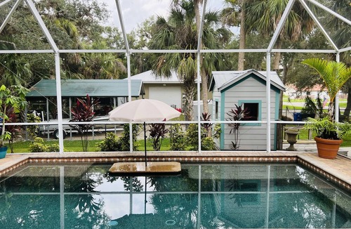 Alva House | The Conch and Cracker Cottage in Alva
