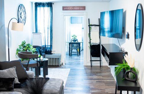 Reading Apartment | The Cozy Grey Haven Home - 1st floor