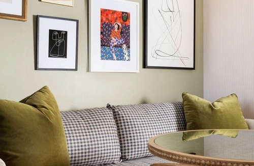 Hyde Park Hotel | The Deluxe Queen at Palihouse Hyde Park Village, Onsite Parking