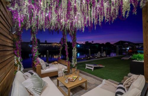 Tampa Shores House | The Don Fully Loaded Waterfront Wellness