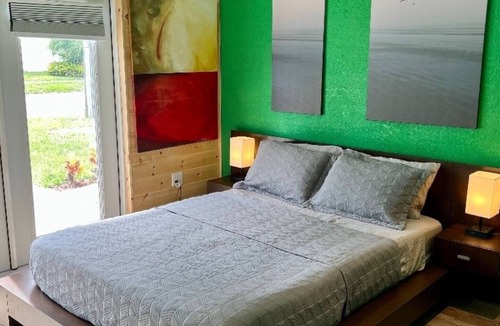 Lake Alfred Apartment | The Exclusive Tatman Evergreen Suite
