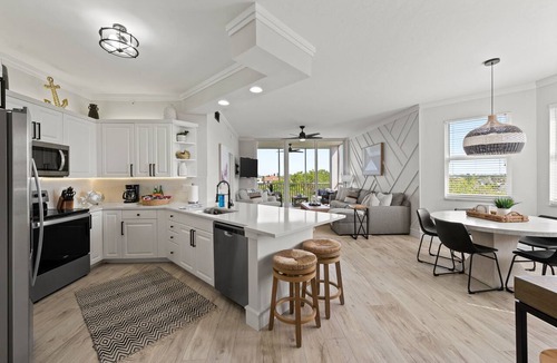 Vanderbilt Beach Condo | The Fitz - Stylish 3Br, 2Ba with pool. Walk to beach. Great views.