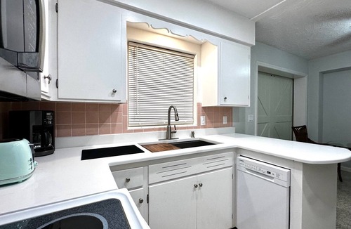 Indian Beach Sapphire Shores House | The Flamingo House at Indian Beach Sapphire Shores
