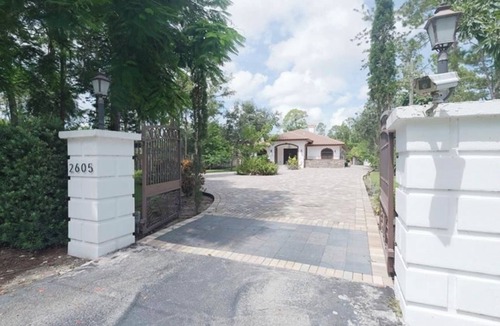 Central Naples House | The Fun Gated Naples Estate for Every Moment