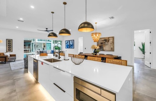 Sarasota House | The Golden Palms