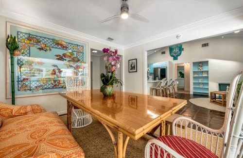 Southside House | The Grand Palm Château - Luxury Family Home Pool