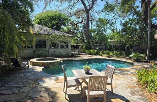 United Central House | The GREAT ESCAPE! Private pool&hot tub 3BR/2.5 bath outdoor shower & sports bar