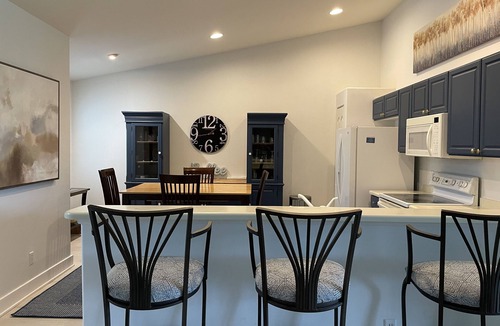 Bonita Springs Condo | "The Hidden Gem" in Spring Run offers golf, tennis, pool & restaurants!