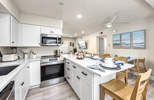 Siesta Key Village House | The Hummingbird | Located in Siesta Key Village w/Private Pool, Walk to Beach!