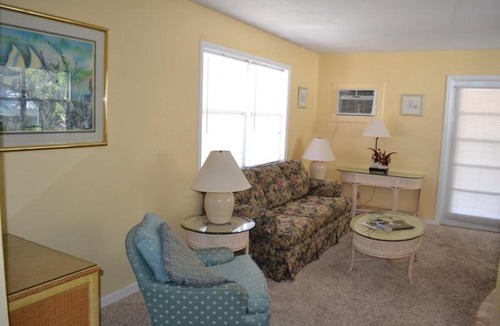 Tradewinds House | The Ibis Cottage
