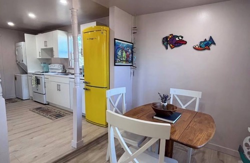 Jensen Beach House | The Lil Pink House: Walkable to Downtown Gem w/AC & Washer/Dryer