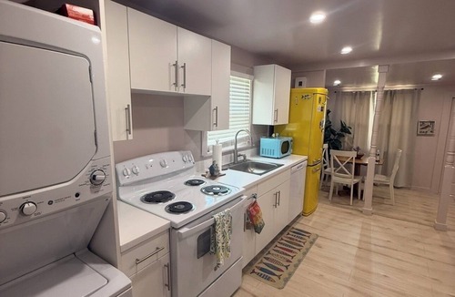 Jensen Beach House | The Lil Pink House: Walkable to Downtown Gem w/AC & Washer/Dryer