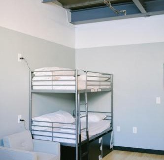 Hunters Point Hostel | The Local NY Hostel