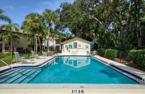 The Meadows Condo | The Meadows- Winslow Beacon, FURNISHED. “The 19th Hole”