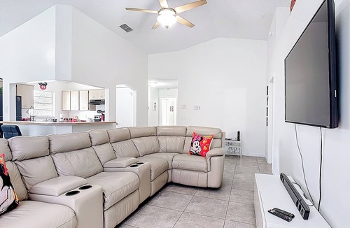 Indian Wells House | The Mickey House – Cozy 2-Bedroom Retreat Minutes from Disney + AC