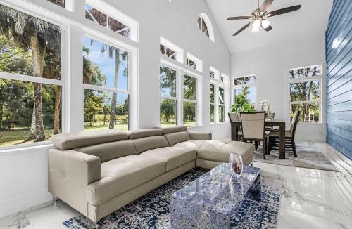 Naples House | The oak house