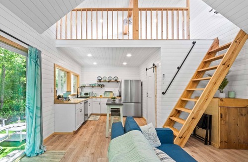 Palm Bay House | The Palm Loft Retreat W/Ground Floor Walkout Patio 🏝️