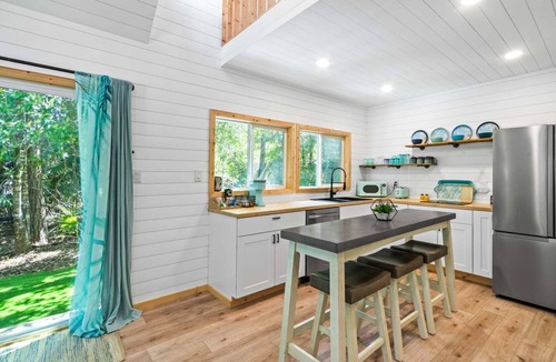 Palm Bay House | The Palm Loft Retreat W/Ground Floor Walkout Patio 🏝️