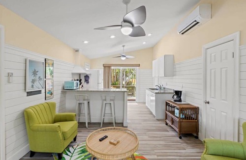 Sanibel House | The Palms Cottage One- A Green Haven on Sanibel