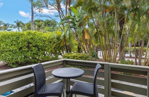 Sanibel House | The Palms Cottage One- A Green Haven on Sanibel