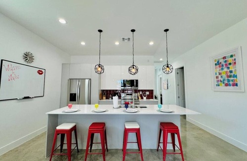 East Naples House | The Pickleball Haven of Naples - Gray Supreme