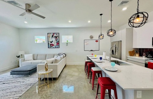 East Naples House | The Pickleball Haven of Naples - Gray Supreme