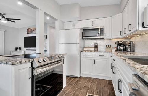 Largo House | The Pool House -Private Heated Pool w Entire House ~ PETS WELCOME!