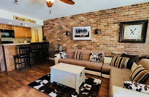 River Ranch Apartment | The Ranch at River Breeze/Escape to River Ranch