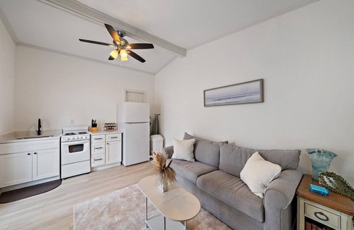 Kensington Park Apartment | The Seapearl at UTC-1/1 Guest Suite