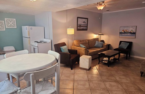 Englewood Villa | The Snook, at Paradise Cove
