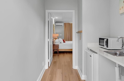 Long Key Hotel | The Stay You’ve Been Looking For! Balcony, Outdoor Pool, Pets Are Welcome!