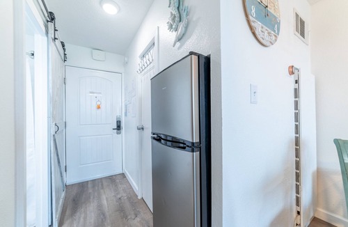 Holiday Beach Condo | The Tip-Sea Turtle Panama City Beach, Beachfront Studio! Sleeps 4