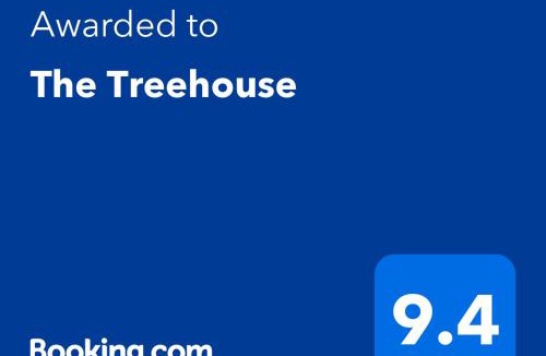 St. Petersburg Apartment | The Treehouse-Short Term available message Jo-An