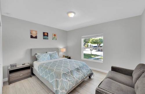 Poiciana Park II House | The Tropical Shade of Paradise. Spacious 3B, 2B Sleeps 6. Accept Long-term