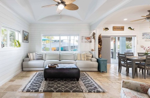 Venetian Shores House | The Turtle Nest | Pet Friendly! "Venetian Shores"