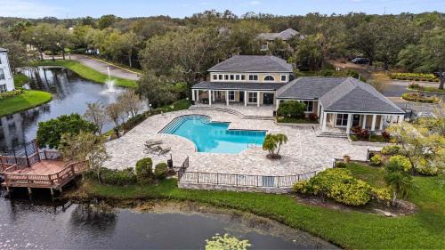 Carrollwood House | The Urban Oasis - Serene Views
