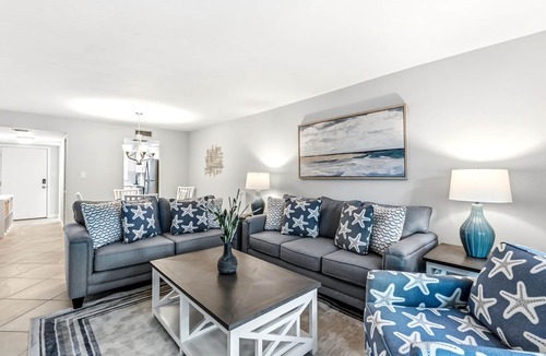 Siesta Key Condo | This first floor 2 bedroom 2 bathroom condominium
