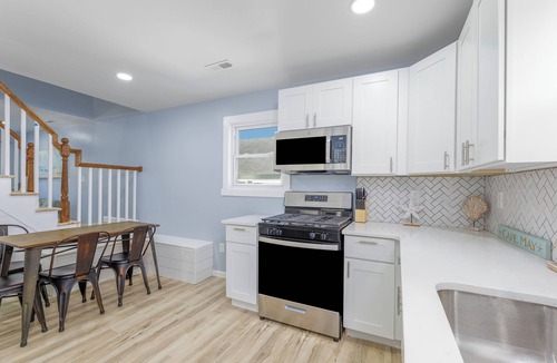 North Cape May House | This newly renovated Bungalow is designed for memorable stays, Just a few blocks from the Delaware Bay and minutes from restaurants, shopping, wineries, and attractions,close to everything, but away from the crowds.