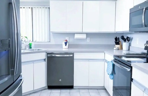Southgate House | This nice house is located close in a nice and safe neighborhoods and 15