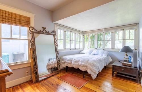 South Eola House | Thorton Park - Walking to Great Restaurants, Pubs, Wine Bars, Coffee & Lake Eola