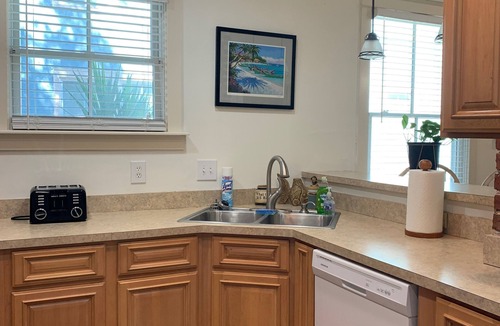 Downtown Historic District House | Three Bedroom, Sanitized, Pet Friendly Bungalow