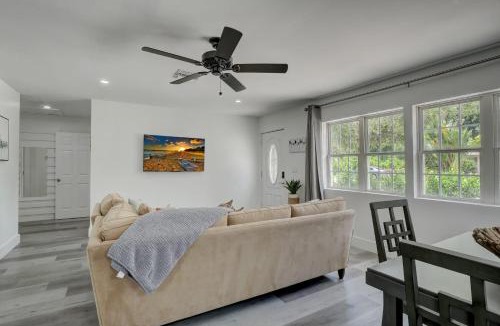 Bonita Springs House | Three Rental Units In This Bonita Springs Compound