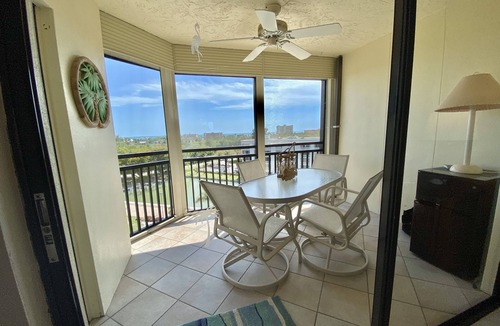 South Island Condo | Time to exhale. Sunrise from the balcony, and sunsets from the screened Lanai