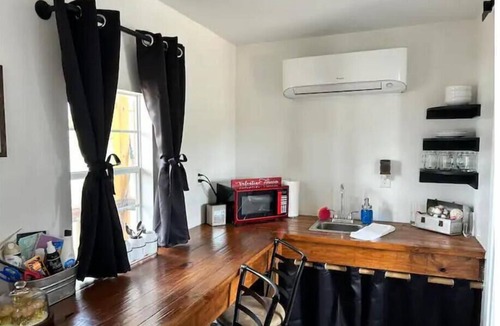 De Funiak Springs Cabin | Tiny Cabin on Large Lake! - Heifer Hotel